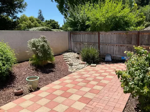 Exterior - 2270 Dawson Cove Ln S, Clovis, CA 93611 photo 4 of 7