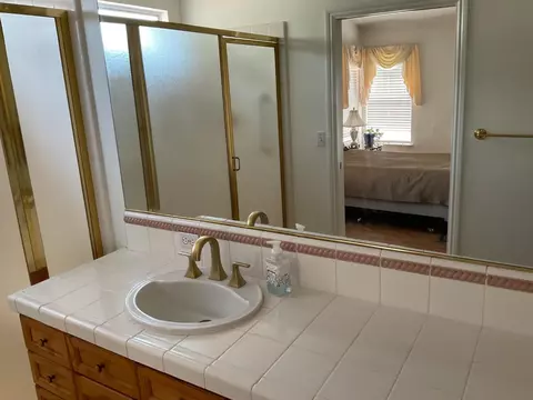 Bath - 2270 Dawson Cove Ln S, Clovis, CA 93611 photo 1 of 3