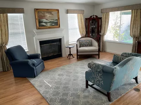 Living - 2270 Dawson Cove Ln S, Clovis, CA 93611 photo 5 of 8