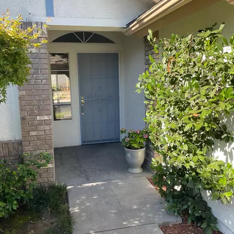 Entry Way - 2270 Dawson Cove Ln S, Clovis, CA 93611 photo 1 of 5
