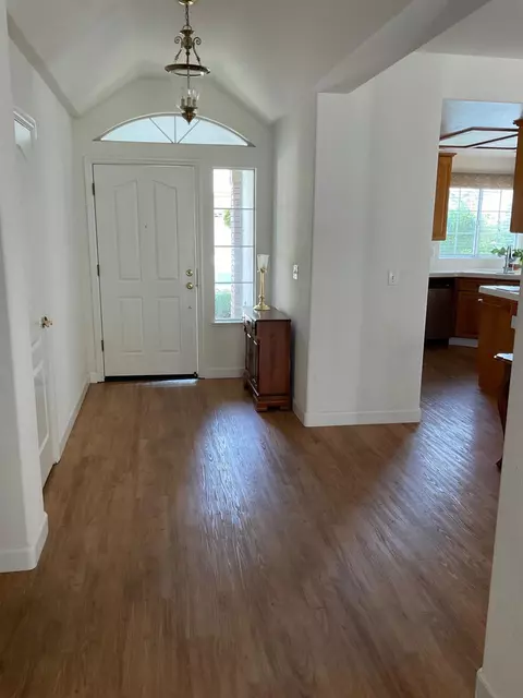 Entry Way - 2270 Dawson Cove Ln S, Clovis, CA 93611 photo 4 of 5