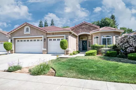 2888 E Muncie Ave, Fresno, CA 93720