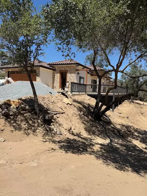 30603 Holiday Dr, Coarsegold, CA 93614