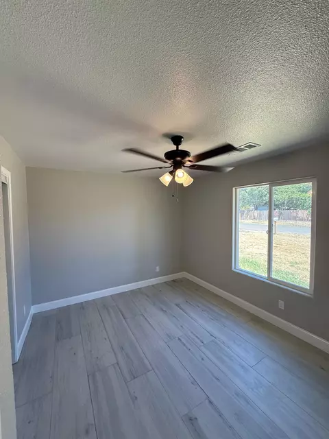 16576 Camden Dr, Madera, CA 93638 photo 7