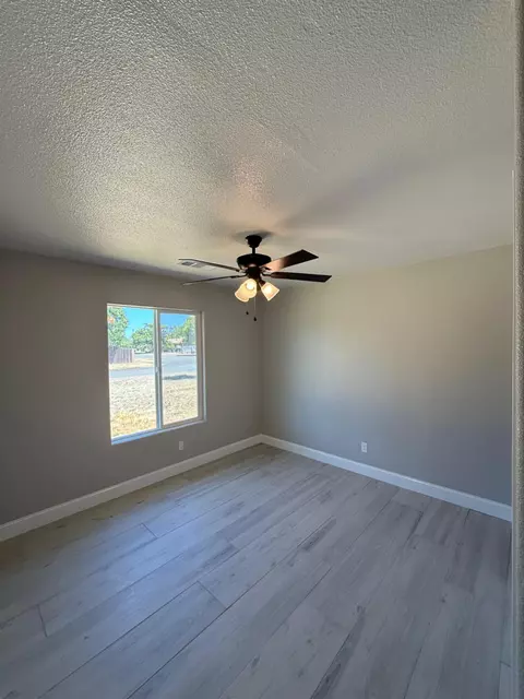 16576 Camden Dr, Madera, CA 93638 photo 8