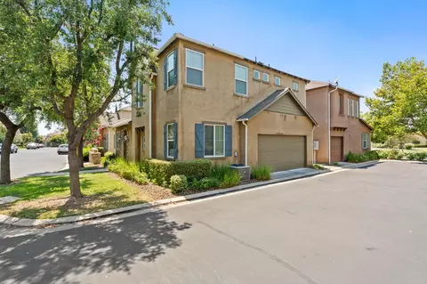 1794 N Merlan Ln, Clovis, CA 93619 photo 4