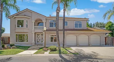 7188 N Stacia Ave, Fresno, CA 93720