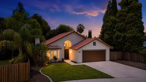 Exterior - 126 Kelly Ct, Clovis, CA 93611 photo 2 of 10