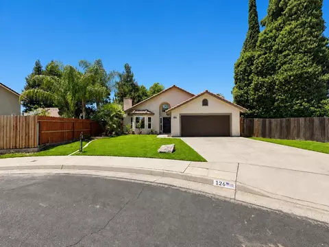 126 Kelly, Clovis, CA 93611 photo 2