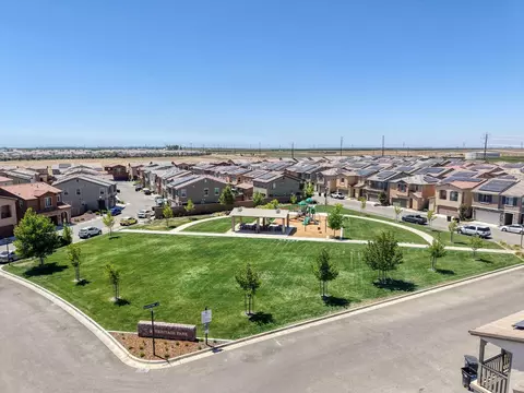 View/Area - 896 Lassen Ln W, Madera, CA 93636 photo 3 of 5