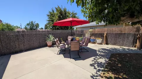 Exterior - 404 Fall Ave, Madera, CA 93637 photo 5 of 8