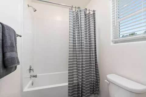 Bath - 6774 E Sentry Dr, Fresno, CA 93727 photo 3 of 6