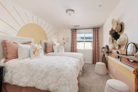 Bedroom - 6774 E Sentry Dr, Fresno, CA 93727 photo 1 of 5