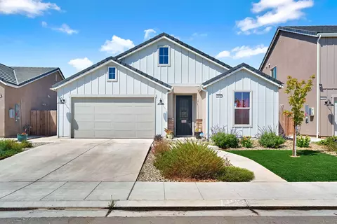 1150 Atlantica Dr S, Madera, CA 93636