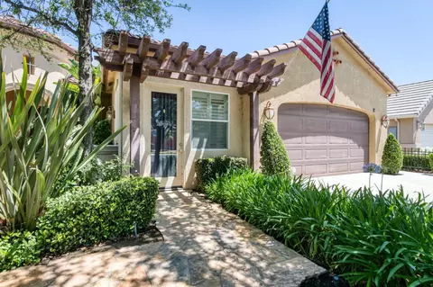 Exterior - 3283 Buckingham Ave, Clovis, CA 93619 photo 4 of 13