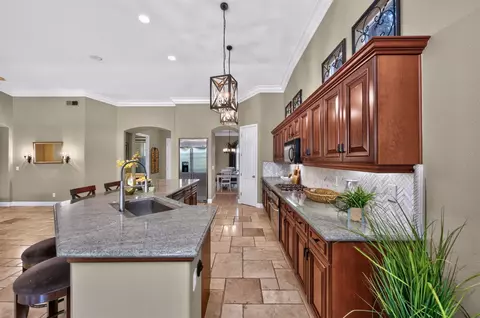 Kitchen - 3283 Buckingham Ave, Clovis, CA 93619 photo 4 of 7