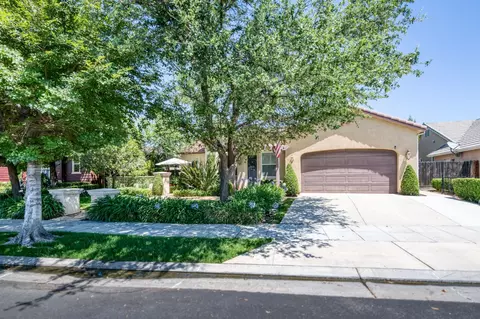 Exterior - 3283 Buckingham Ave, Clovis, CA 93619 photo 2 of 13
