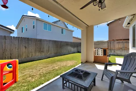 Exterior - 4076 Dennis, Clovis, CA 93619 photo 5 of 7