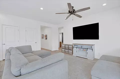 Living - 4076 Dennis, Clovis, CA 93619 photo 1 of 2