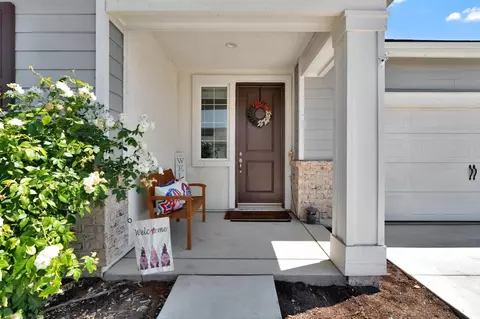 Exterior - 4076 Dennis, Clovis, CA 93619 photo 4 of 7