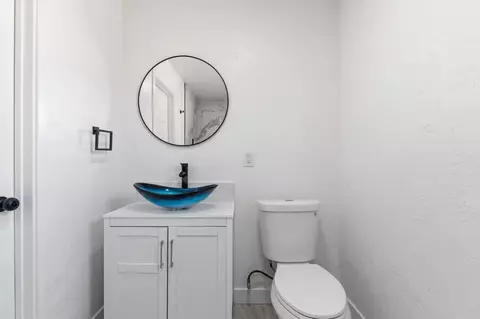 Bath - 3851 E Marcus Ave, Friant, CA 93626 photo 4 of 4