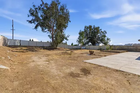 Exterior - 3851 E Marcus Ave, Friant, CA 93626 photo 7 of 9
