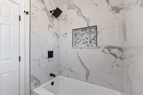 Bath - 3851 E Marcus Ave, Friant, CA 93626 photo 2 of 4