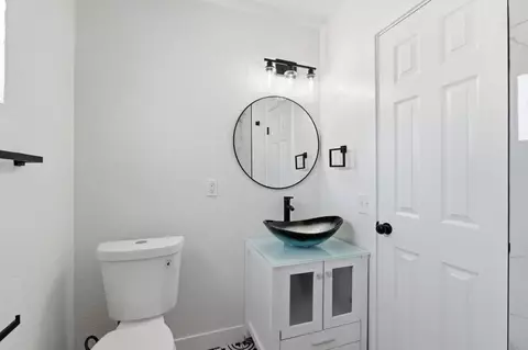 Bath - 3851 E Marcus Ave, Friant, CA 93626 photo 1 of 4