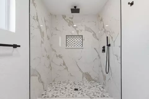 Bath - 3851 E Marcus Ave, Friant, CA 93626 photo 3 of 4