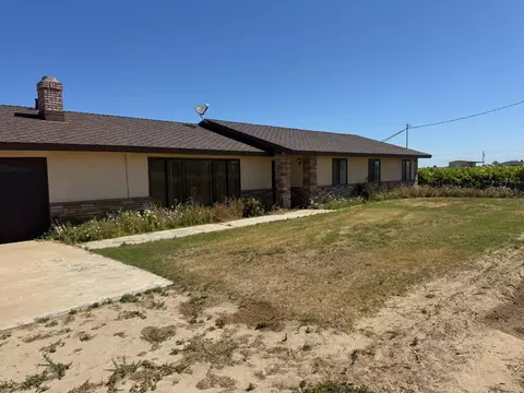376 E Klepper, Caruthers, CA 93609