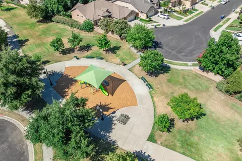 3242 Everglade Ave, Clovis, CA 93619 photo 56