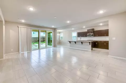 Living - 518 Traverse Dr S, Madera, CA 93636 photo 3 of 3