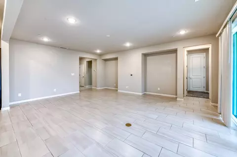 Living - 518 Traverse Dr S, Madera, CA 93636 photo 1 of 3
