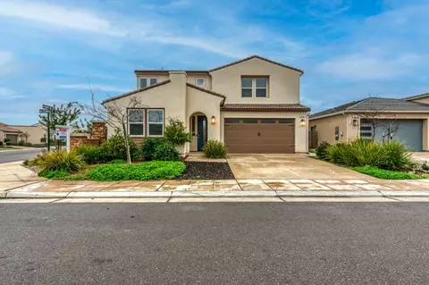 Exterior - 518 Traverse Dr S, Madera, CA 93636 photo 2 of 9