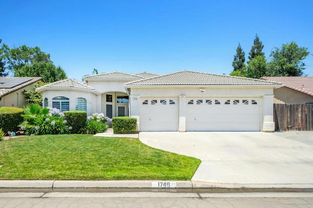 1746 E Chelsea Dr, Fresno, CA 93720