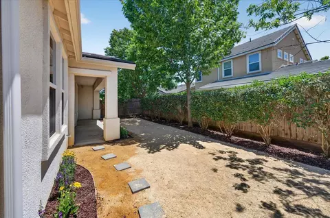Exterior - 3532 Hampton Way, Clovis, CA 93619 photo 3 of 5