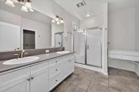 Bath - 3532 Hampton Way, Clovis, CA 93619 photo 1 of 1