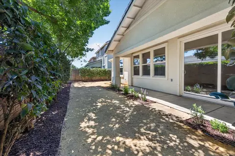 Exterior - 3532 Hampton Way, Clovis, CA 93619 photo 5 of 5