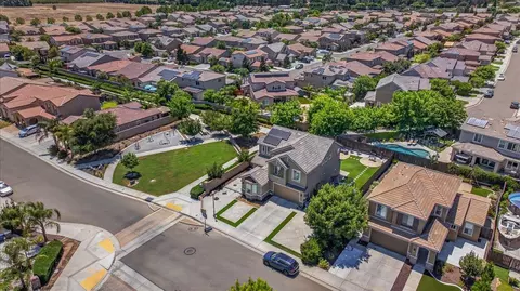 View/Area - 3532 Hampton Way, Clovis, CA 93619 photo 3 of 3