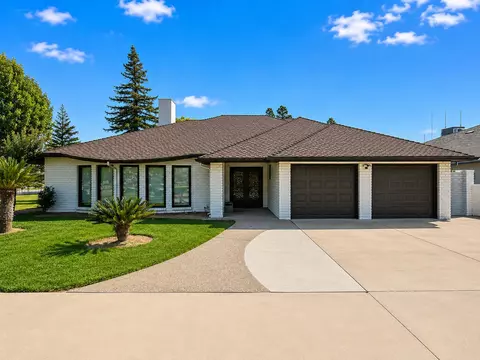 445 E Audubon Dr, Fresno, CA 93720