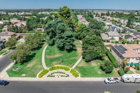 2140 Serena Ave, Clovis, CA 93619 photo 47
