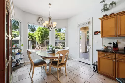 2140 Serena Ave, Clovis, CA 93619 photo 18