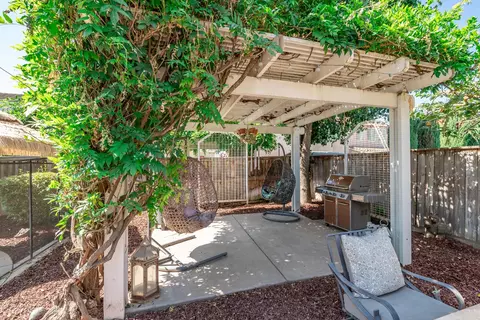 2140 Serena Ave, Clovis, CA 93619 photo 36