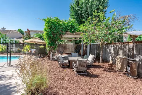2140 Serena Ave, Clovis, CA 93619 photo 35