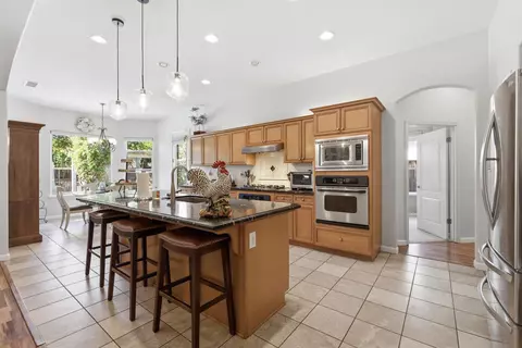 2140 Serena Ave, Clovis, CA 93619 photo 12
