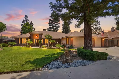 2955 Holly Ave, Clovis, CA 93611