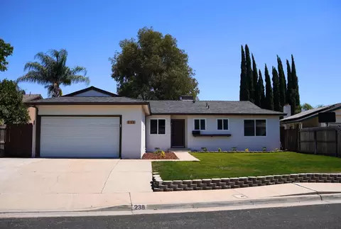 238 W Swift Ave, Clovis, CA 93612
