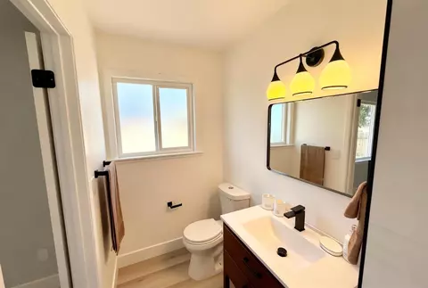 Bath - 238 W Swift Ave, Clovis, CA 93612 photo 2 of 3