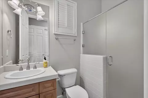 Bath - 11 W Jordan Ave, Clovis, CA 93611 photo 5 of 5