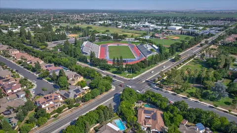 View/Area - 11 W Jordan Ave, Clovis, CA 93611 photo 10 of 11